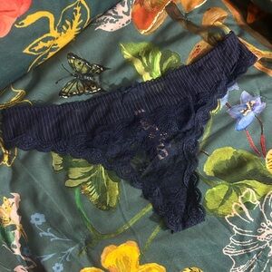 NWT Retired 2018 Victoria's Secret Navy Lace Thong Size L